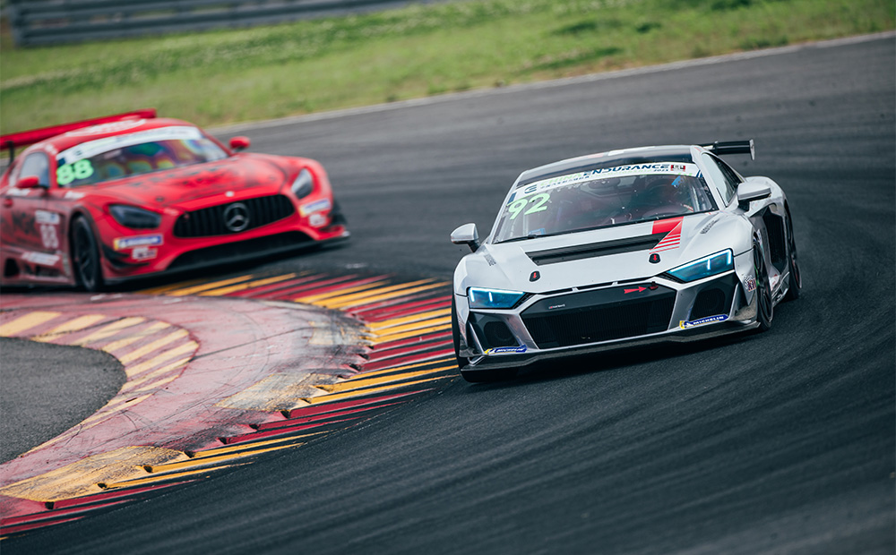 2022年底 VXONN 助力国内法拉利车队征战 CEC中国汽车耐力锦标赛，提供超强引擎保护