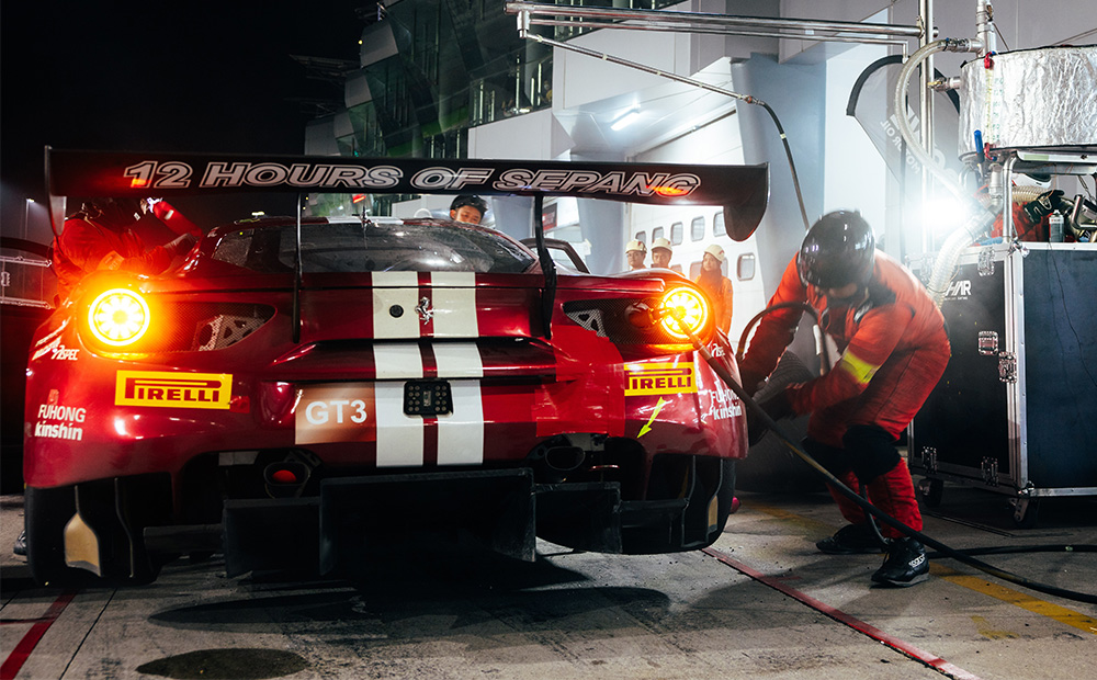 2023年 VXONN 助力法拉利车队征战 雪邦12小时耐力赛，提供超强引擎保护