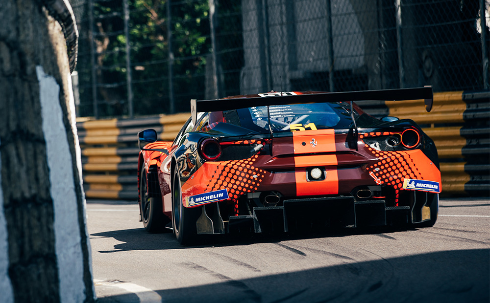 2022年 VXONN 助力法拉利车队征战 格林披治东望洋赛道，提供超强引擎保护