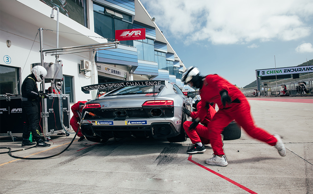 2022年底 VXONN 助力国内法拉利车队征战 CEC中国汽车耐力锦标赛，提供超强引擎保护